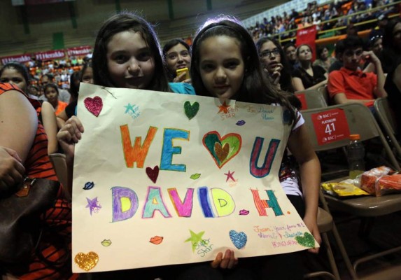 David Henrie ofrece inspiradora conferencia en Honduras