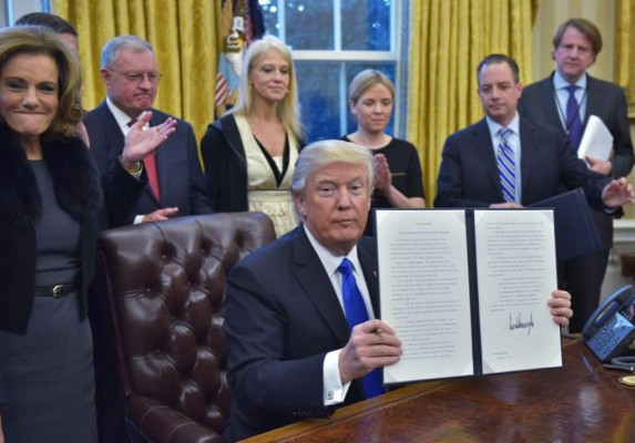 Nueva apelación de gobierno de Trump para defender su decreto migratorio