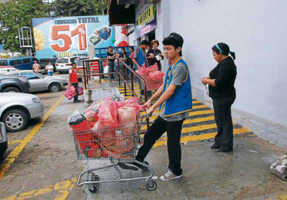 Descuentos atraen a compradores