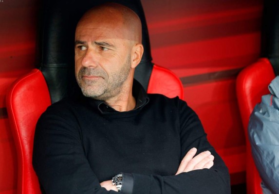 El Bayer Leverkusen renueva al técnico Peter Bosz hasta 2022