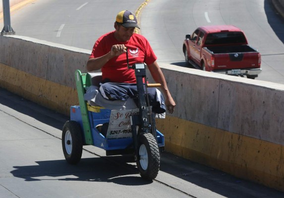Zapatero en silla de ruedas: 'No me regale dinero, mejor deme trabajo”