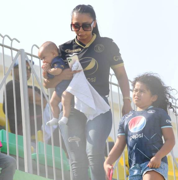 No se mira por TV: atractivas motagüenses imponen presencia en el Carlos Miranda