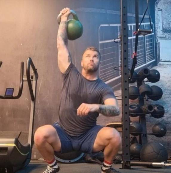 Oskar Arngården, el cura “sexy” que triunfa haciendo crossfit