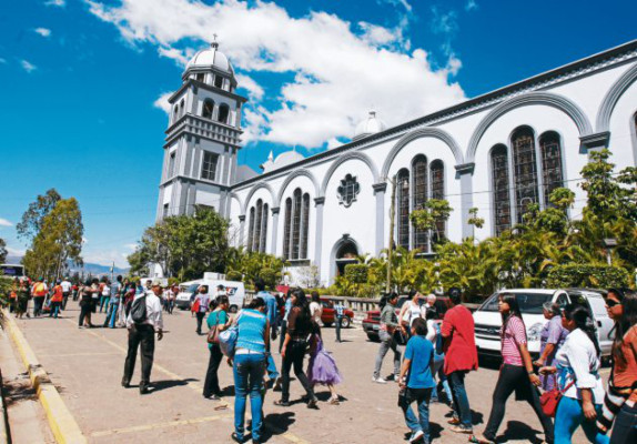 Diez segundos ante la dulce mirada de la Virgen Suyapa