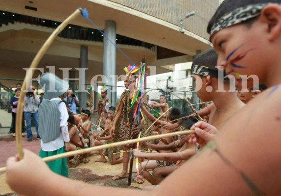 Escolares conmemoran Día al Cacique Lempira