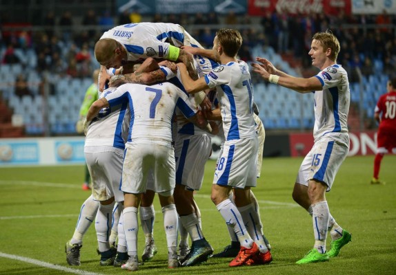 Rusia y Eslovaquia clasifican para la Eurocopa 2016