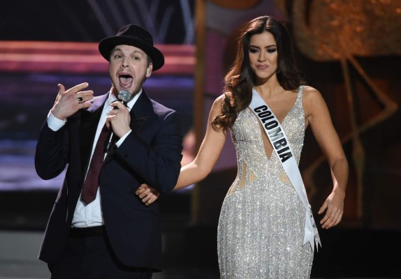 La colombiana Paulina Vega es la nueva Miss Universo