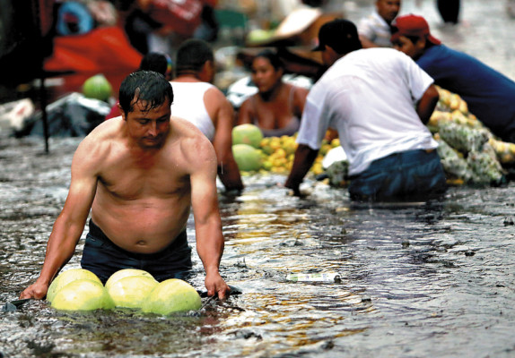 Horas de angustia por tormenta en Tegucigalpa