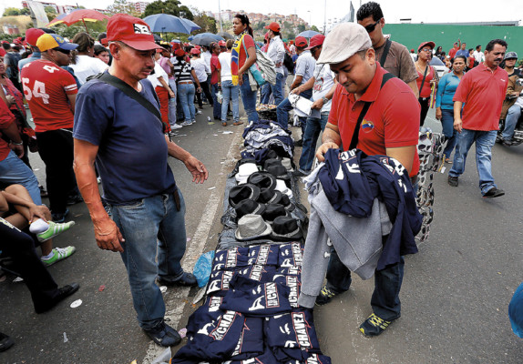 Llanto, golpes y desmayos por Hugo Chávez