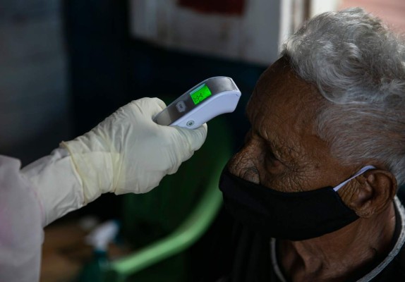 FOTOS: El covid-19 causa estragos en el mundo y se niega a salir de China