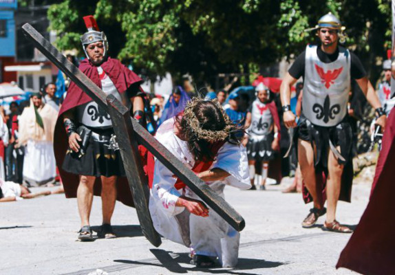 Claman acercarse a Dios para alejar la violencia