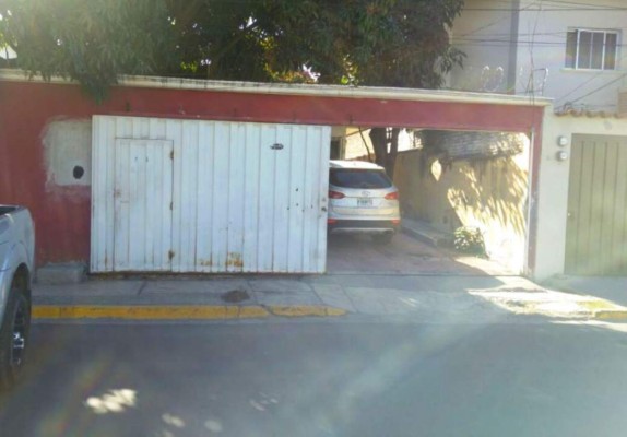 Siguen desmantelando centros de masajes en la capital de Honduras