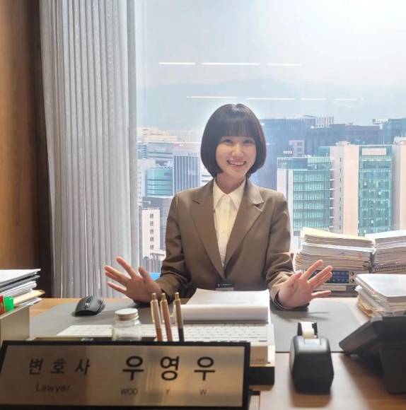 ¿Quién es Park Eun-bin, la actriz que interpreta a la abogada Woo en la serie de Netflix?