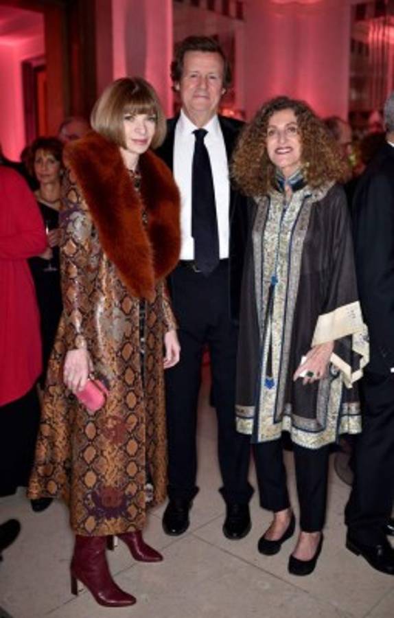 Nicole Farhi y su mano humana