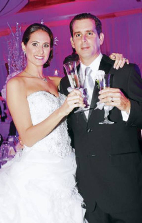 Júbilo por los esposos Roberto Jaar y Karine Jaar