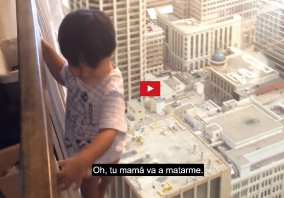 VIDEO: Hace que su hijo viva en una película de acción