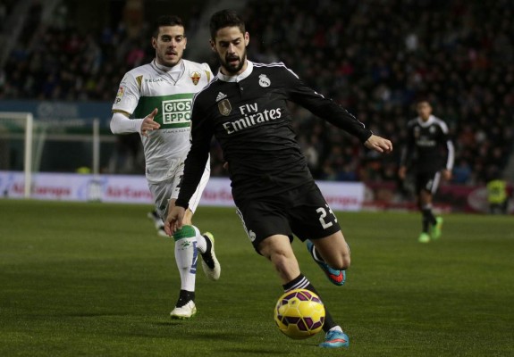 Real Madrid triunfa ante Elche con goles de Benzema y Cristiano
