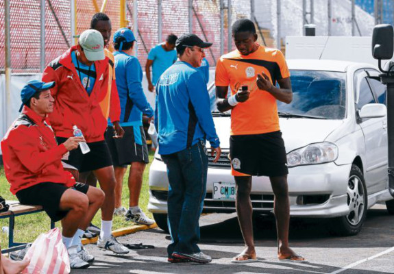 'No sería un fracaso el no ganar”, asegura DT del Olimpia