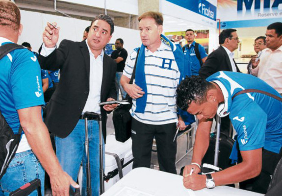 La selección olímpica de Honduras se marchó a Europa