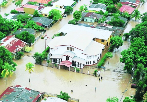 Calvario viven afectados por inundaciones provocadas por Eta en región norte