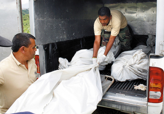 Seis cuerpos llegan a la morgue en 12 horas
