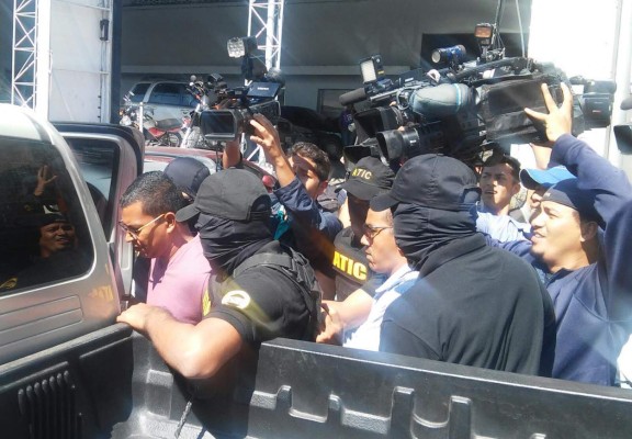 MP acusa a exjefa de Región Sanitaria y otros funcionarios por medicamentos enterrados