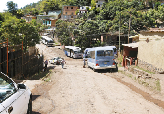 Reubican ruta de buses