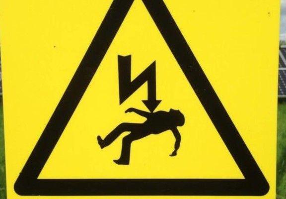 Hombre de Florida intenta electrocutar a padre por herencia