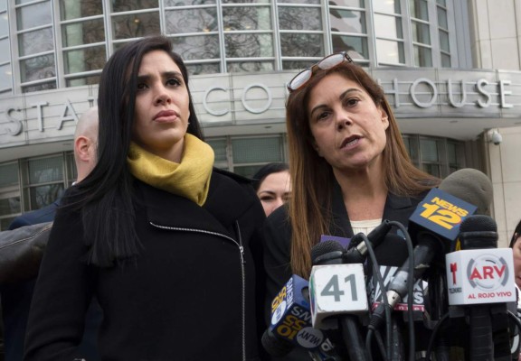 'El Chapo' y su esposa se cruzan en la corte, pero juez niega visita en la cárcel&nbsp; &nbsp;&nbsp;