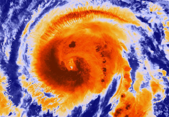 Autoridades mexicanas en alerta por huracán Bud