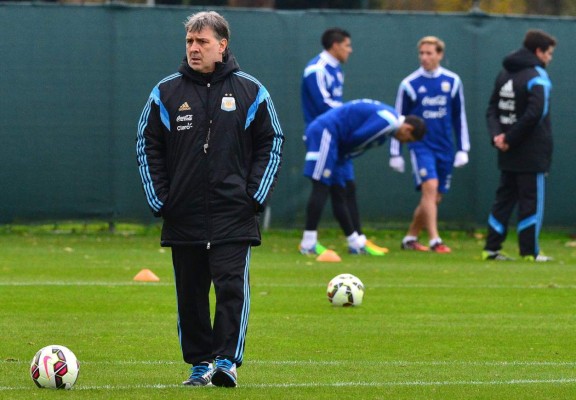 'Viene bien que Messi juegue por la derecha', Martino
