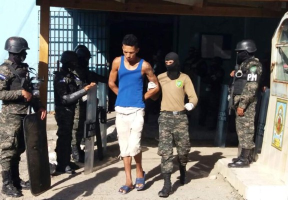 Honduras: 190 reclusos fueron enviados este jueves a cárceles de máxima seguridad  