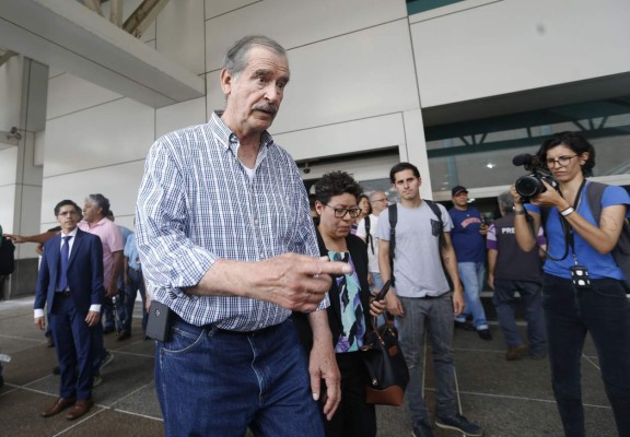 Expresidentes llegan a Venezuela para observar plebiscito&nbsp;&nbsp;