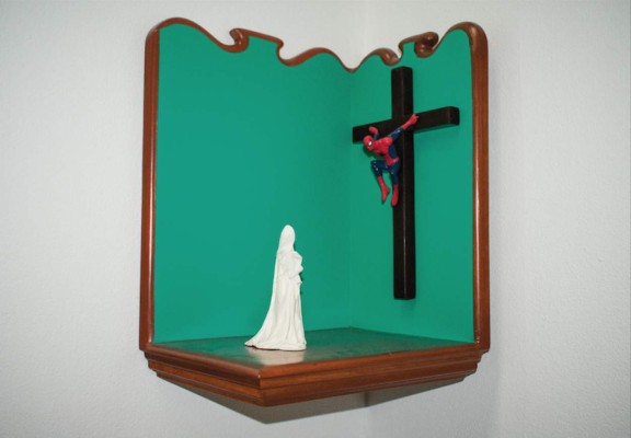 Óscar Pérez o los dioses fragmentados en la piel de los espejos