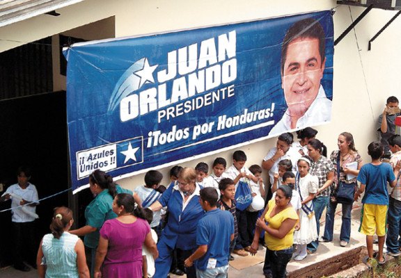 Politizan los centros educativos en Honduras