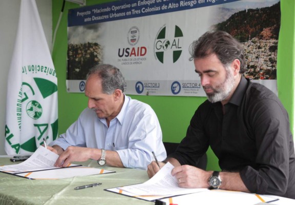 Reubicarán a 74 familias que viven en zonas de riesgo