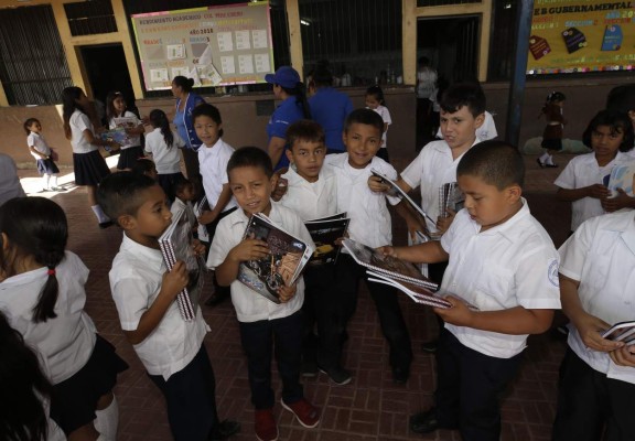 Maratón del Saber sigue pintando sonrisas en los niños de la capital