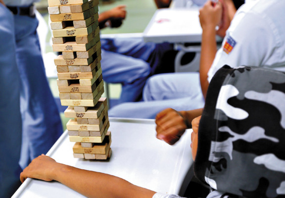 Dicen adiós al cáncer entre dibujos, música, juegos y sonrisas