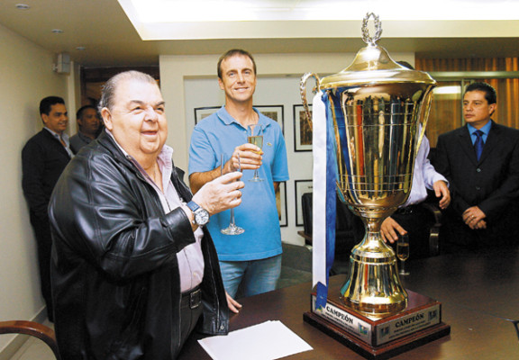 Contrato de Olimpia, Tosello decide si lo firma o no...