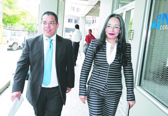 Honduras: Denuncian alcaldía que entregó unos 23 contratos a empresa