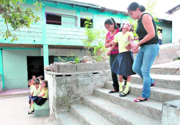 Sabini sueña con ir a la universidad y convertirse en una exitosa maestra