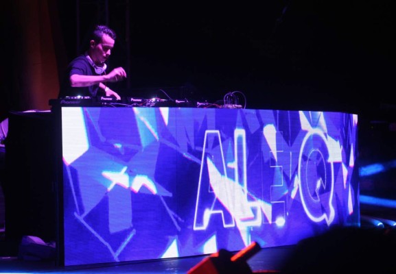 Electrizante fiesta de color en Tegucigalpa