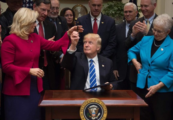 Gobierno de EEUU amenaza a 'ciudades santuario' con recorte de fondos