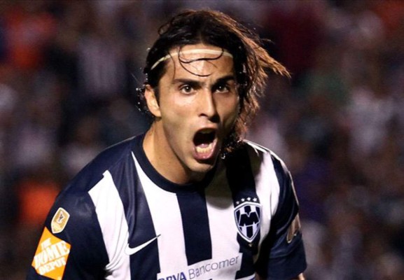 ¿Contra quiénes peleará un puesto el '17' de la H, que en Monterrey usará la '11'?