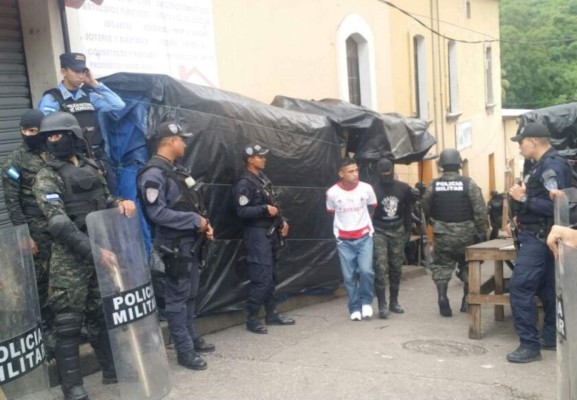 Masivos traslados y operativos en varios centros penales de Honduras