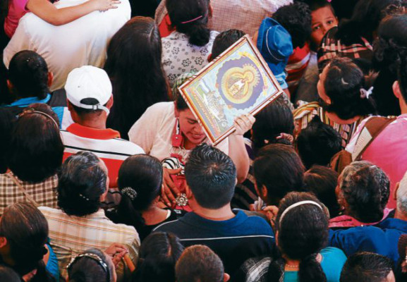 Diez segundos ante la dulce mirada de la Virgen Suyapa
