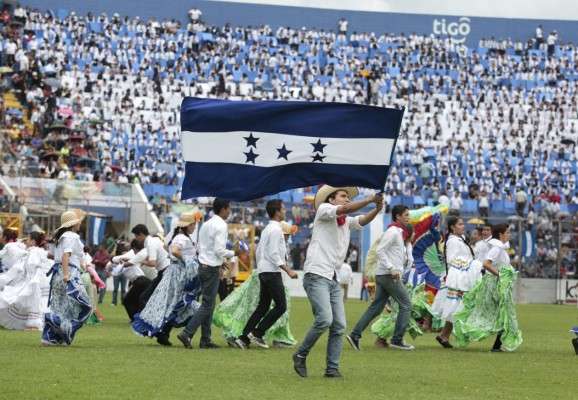 Desfiles se convirtieron en exquisita jornada cultural