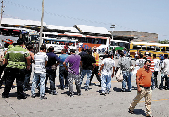 Dos muertos deja tiroteo en la Gran Terminal de SPS