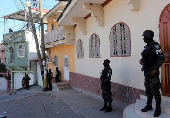 Mara Salvatrucha compra buses a bajo precio con amenazas