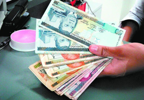 Impuestos pagados por los hondureños suman 65,000 millones de lempiras